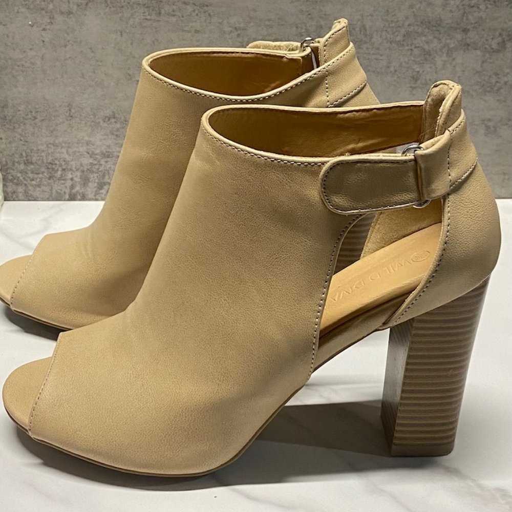 Wild Diva Tan Peep Toe Heel Bootie Chunky Heel Size 8 1/2